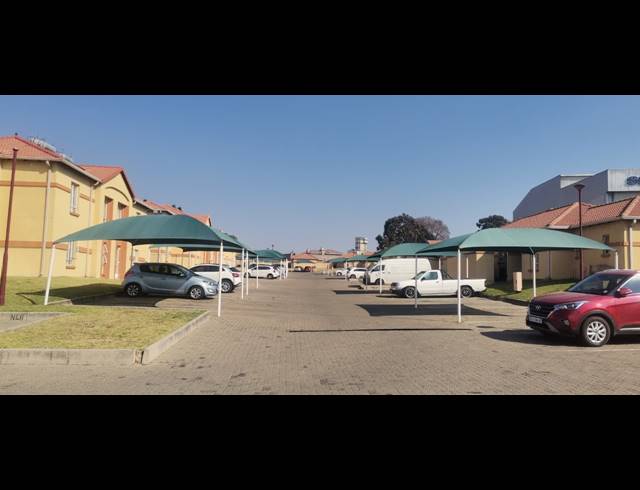 2 BEDROOM TOWNHOUSE FOR SALE IN ORMONDE